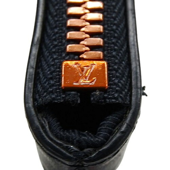 LOUIS VUITTON Navy Monogram Pouch - Picture 9 of 14